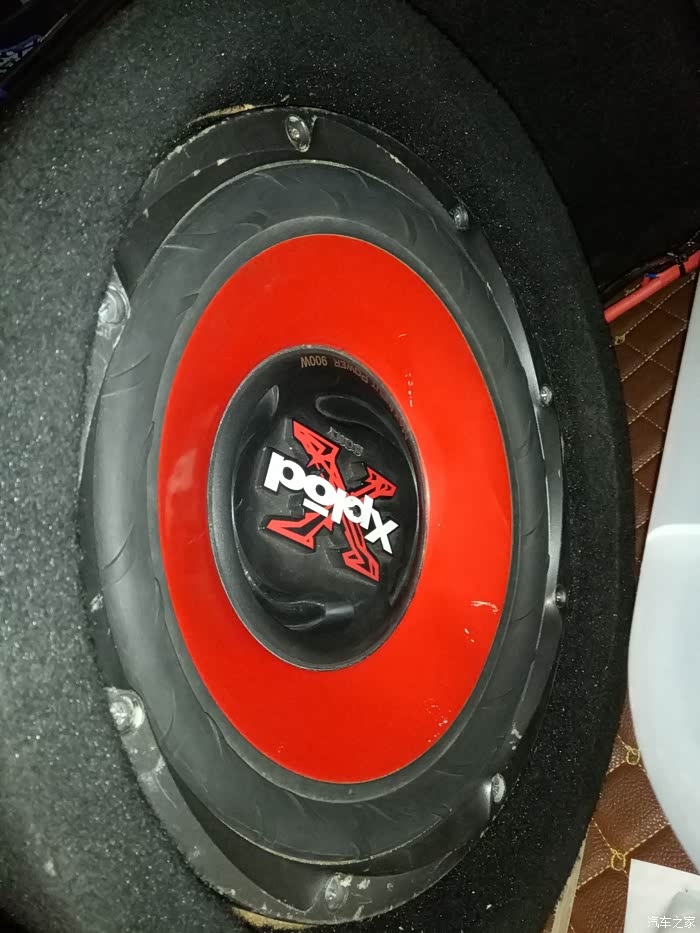 爱车改装功放和12寸低音炮