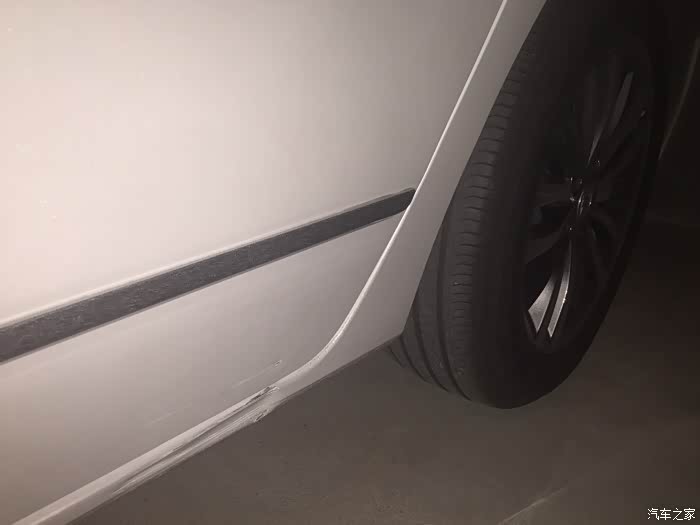 gl8侧门和侧裙剐蹭