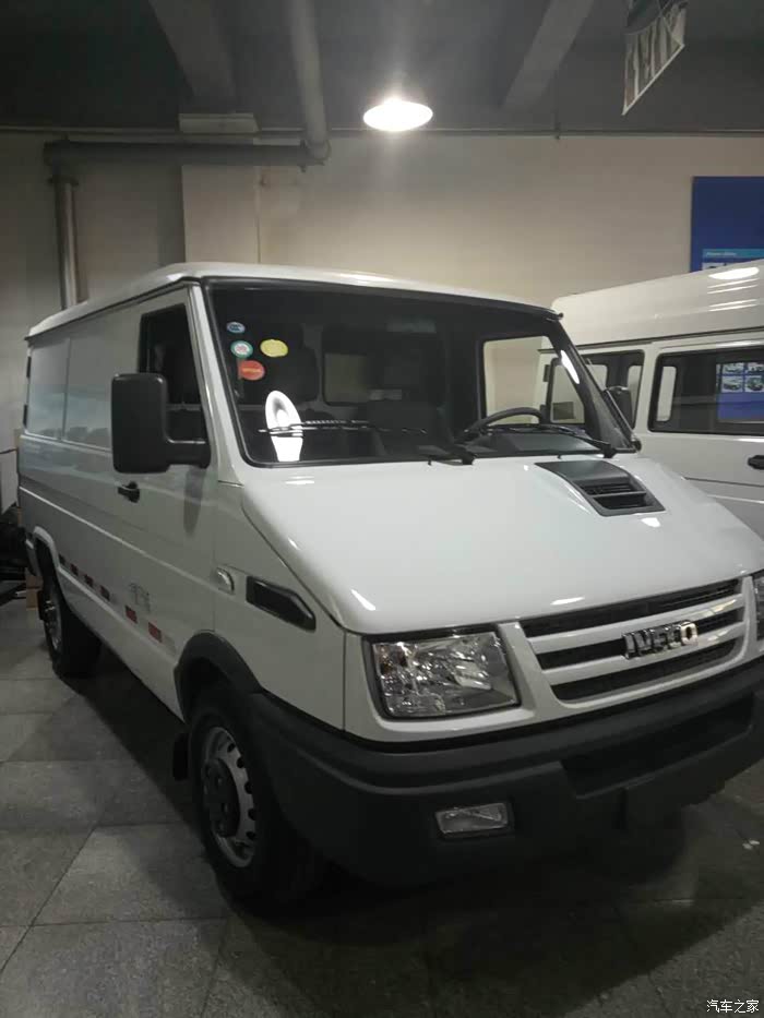 订车了,依维柯新得意a35 哑军绿,须要等40个工作日.