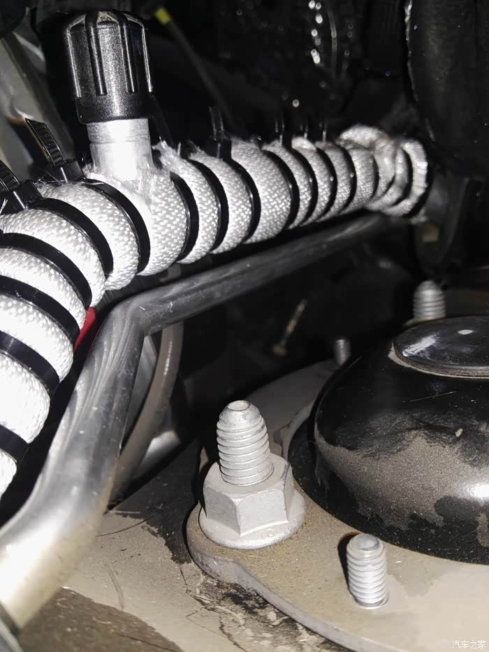 途锐空调低压管保温作业感谢虎牙说车