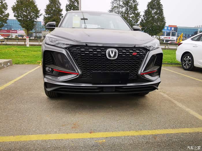 安第斯灰cs75plus,前脸造型时尚帅气