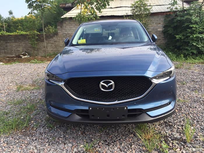 2017cx-5新款马自达蓝色