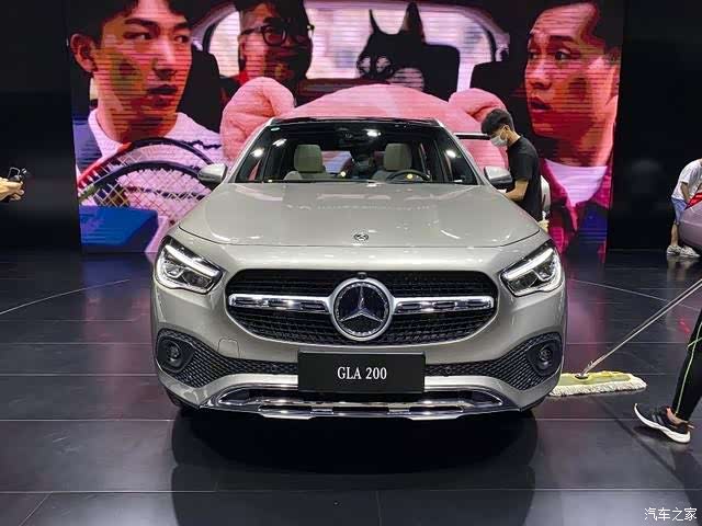 gla200家族式设计化很强,特别是外观展现的淋漓尽致_lorinser ms500l