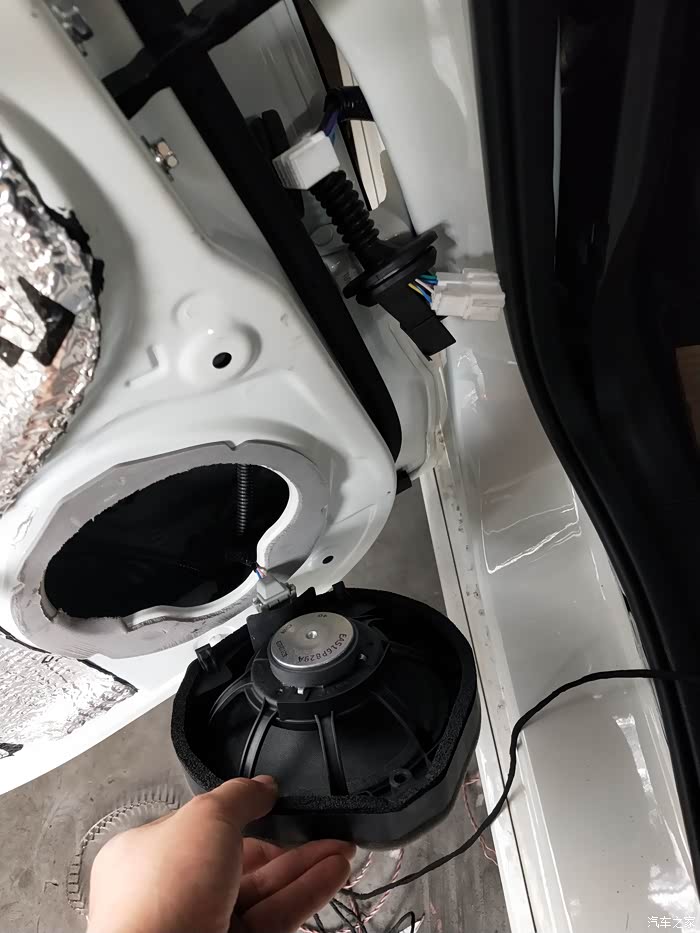 四代飞度后门加装喇叭