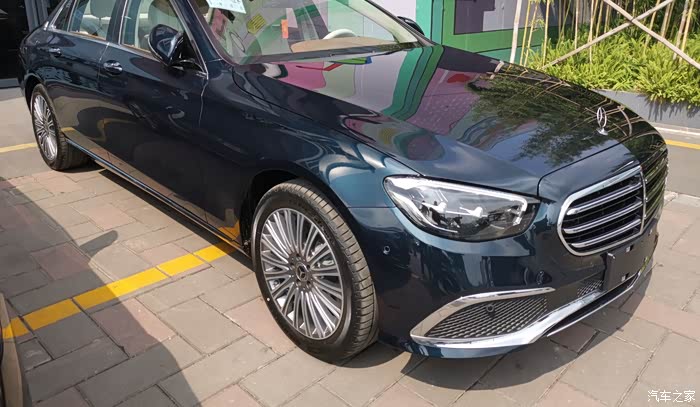 【图】2021款e300l时尚是外松石绿内马鞍棕 马奇朵提车_奔驰e级论坛