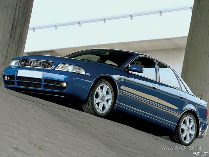 求助广大车友寻求老款进口奥迪a4b5type8d的尾灯