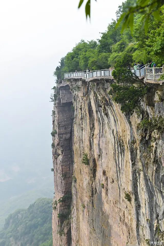 辉县红岩大峡谷图片