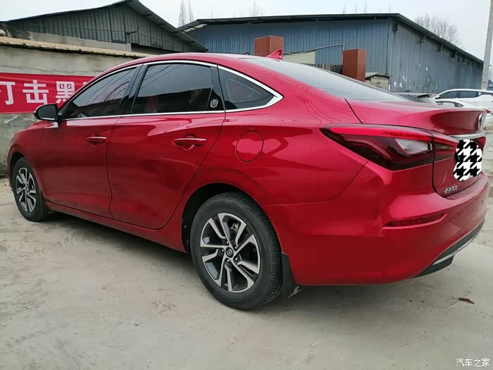 长安二代逸动红色还是挺好看