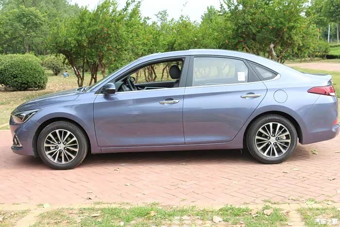 全新悦动梦幻蓝为什么大家发的颜色都不一样呢?