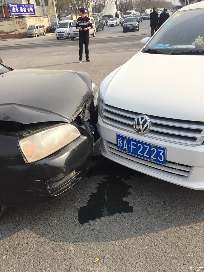 又撞车了桑塔纳pk伊兰特