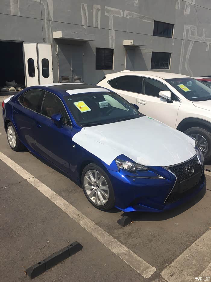 上海地区is200t 三台现车.颜色都有,马上好提