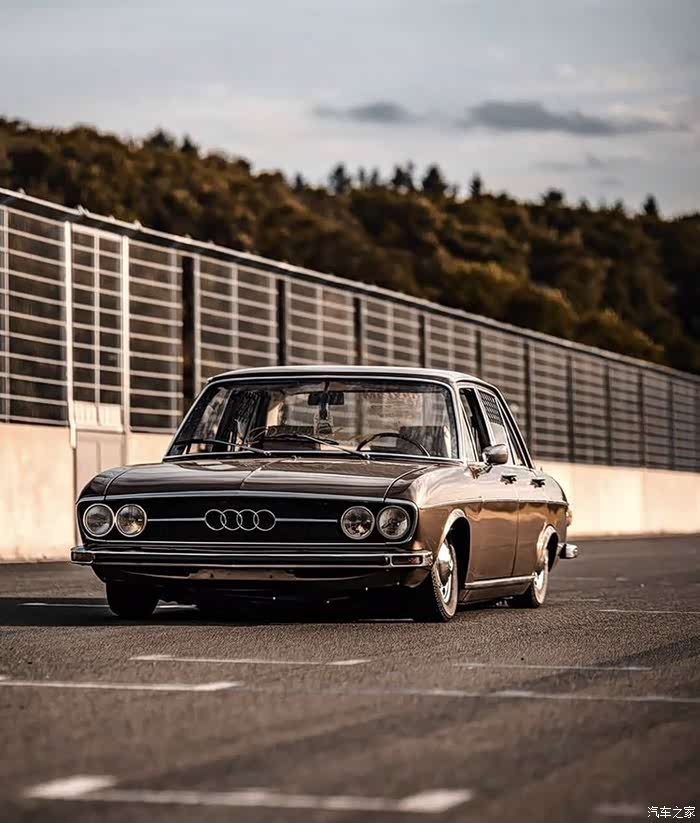 【图】1970 audi 100ls满满的复古风格,无法抵抗_奥迪100论坛_汽车之