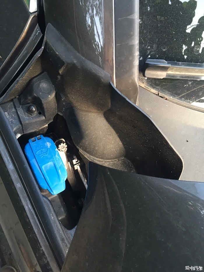 【图】咨询下a4的玻璃水在哪加的_奥迪a4l论坛_汽车之家论坛