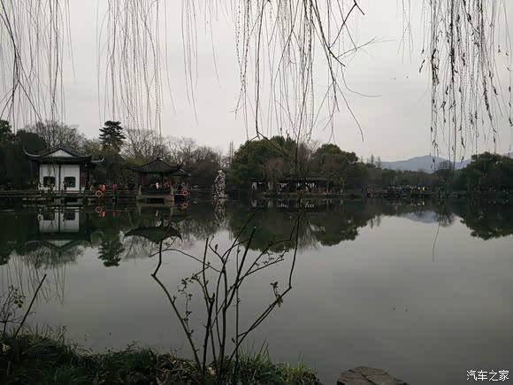 勃艮第红ga6  旅游途中最美的一抹风景线