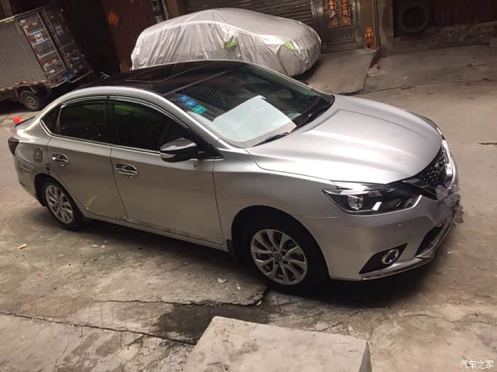 新轩逸贴黑顶好看吗