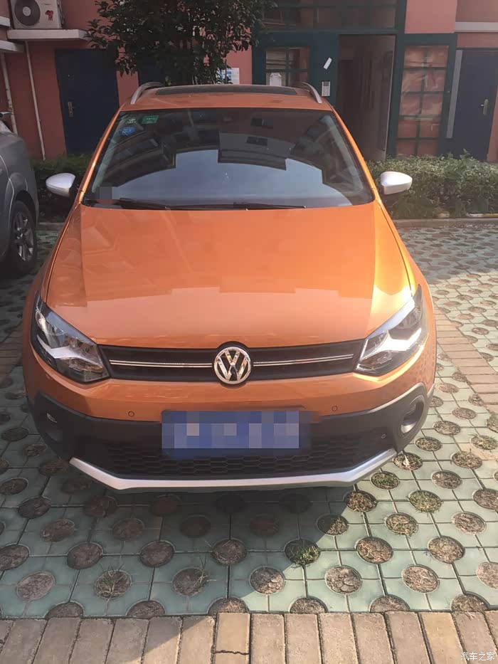cross polo 1.6l自动挡 橘色爱车日常