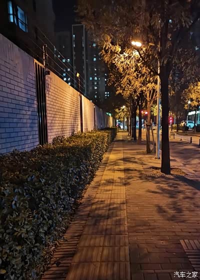 空无一人的大街.