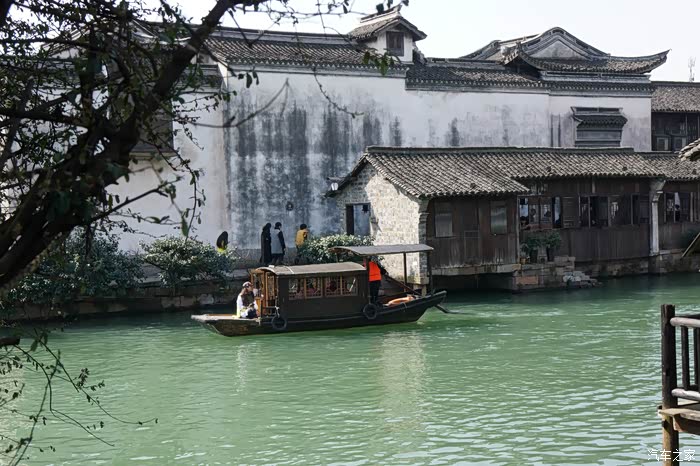 年后去乌镇玩了下,随便拍了几张.