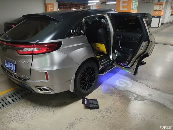 urv轮毂加装锻造螺丝帽