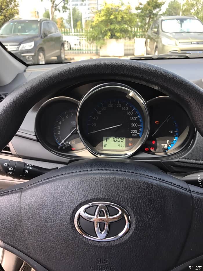 蓝色仪表盘,也错