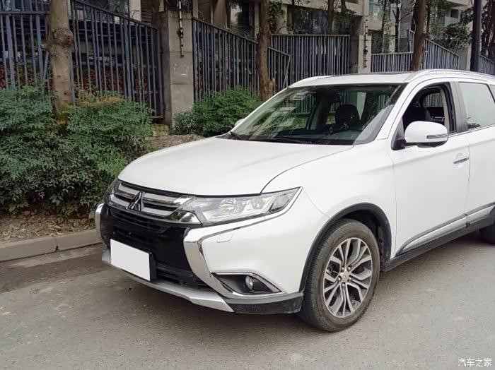 记欧蓝德24l4驱11000公里用车感受风韵犹存