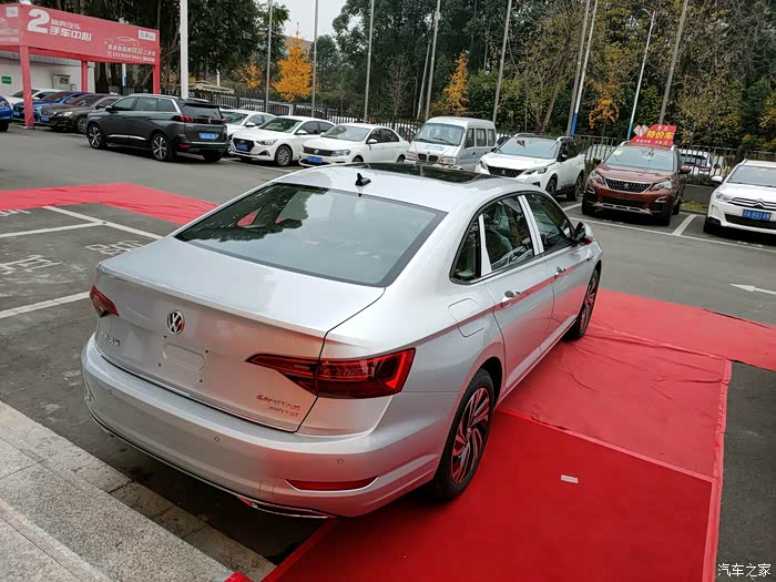 纪念2021豪华智联水晶银速腾提车