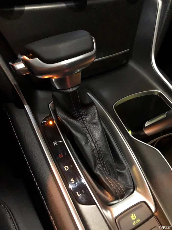 十代雅阁改车挡把黑精作业贴