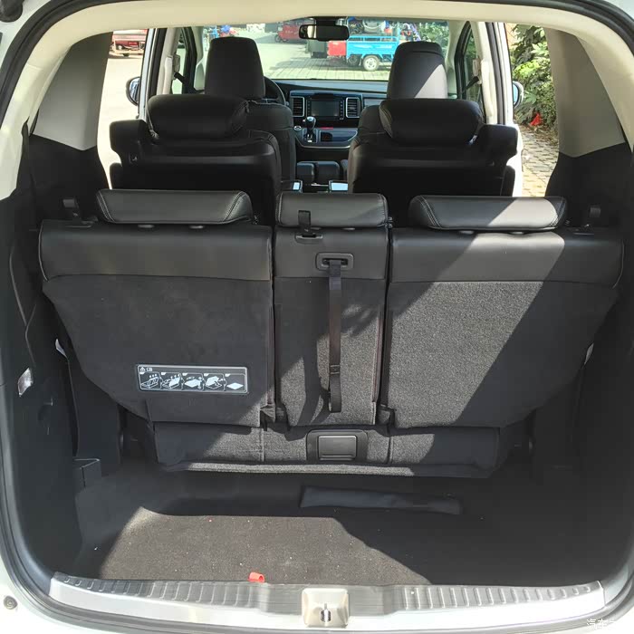 四川成都2016款艾力绅顶配出售