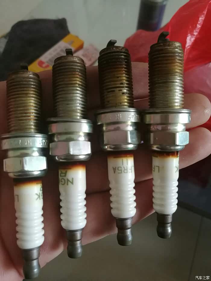24索八4万公里该换火花塞了