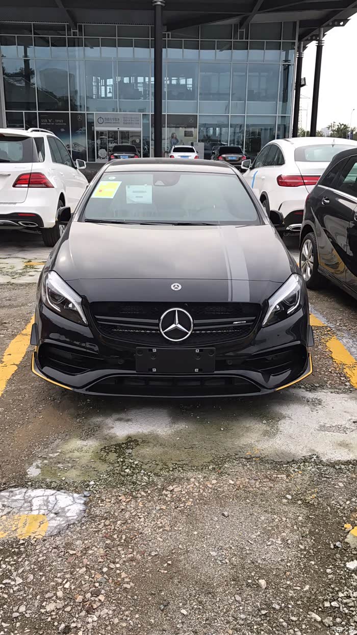 奔驰a45amg暗夜雷霆到店实拍
