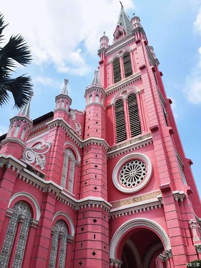 越南胡志明市的粉色教堂——耶稣圣心堂,满满的少女心
