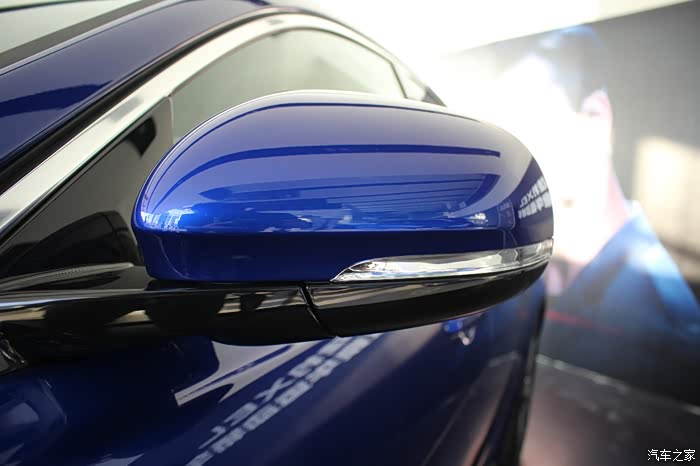 系出名门捷豹xel穿着西装的运动员