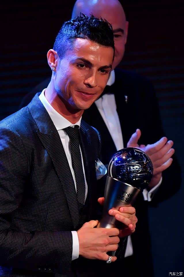 c罗荣膺2017世界足球先生