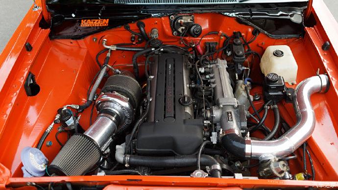 普利茅斯valiant 心脏移植了一个丰田2jz发动机