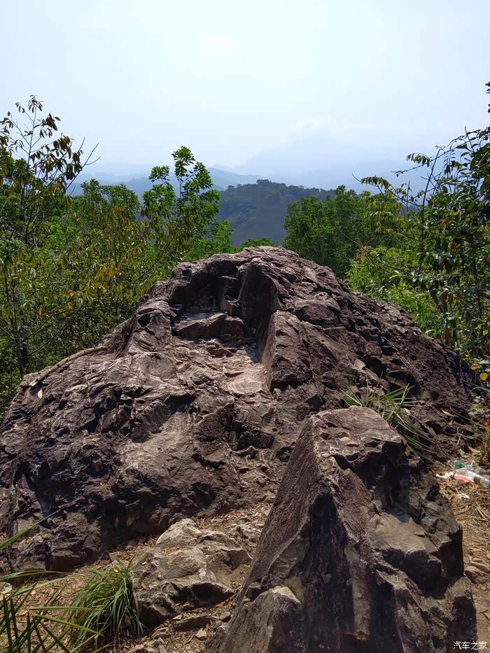 自驾海南白沙看陨石坑