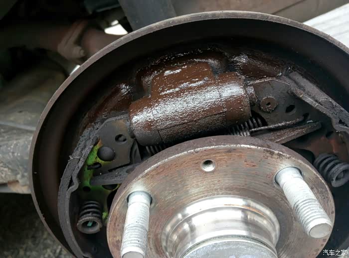 大神看看后鼓刹漏油