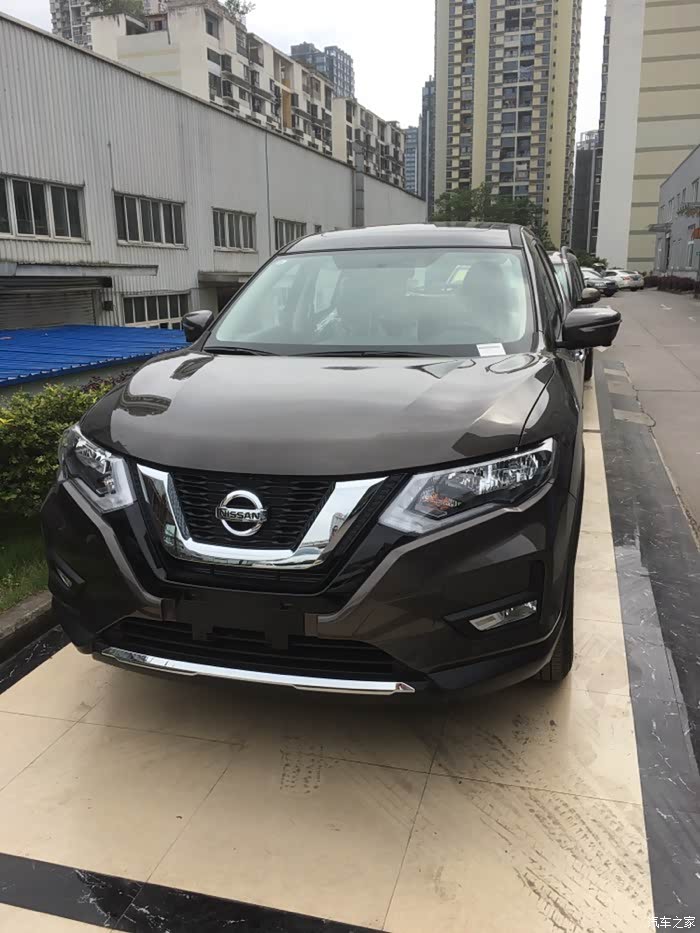 2017新奇骏琥珀金