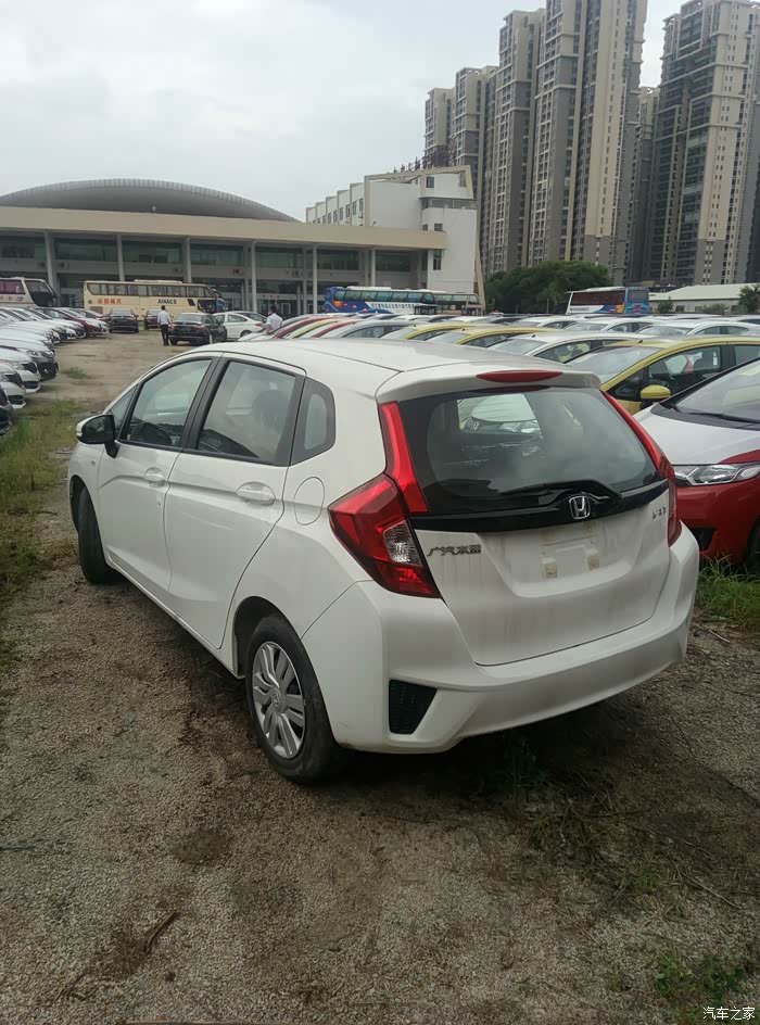 我是集科技与颜值于一身的飞度818塔夫绸白提车作业