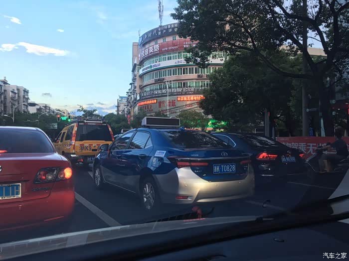 浙江丽水引进混动卡罗拉当出租车.出租车公司终于会算账了.
