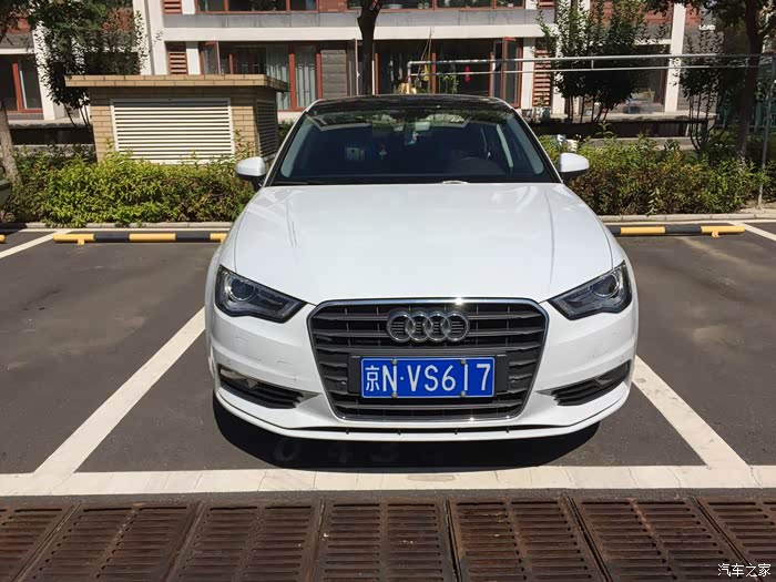 车牌不挡了,正面