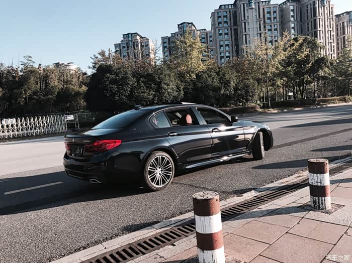 【图】bmw 530li m套装炭黑火山红提车作业_宝马5系论坛_汽车之家论坛