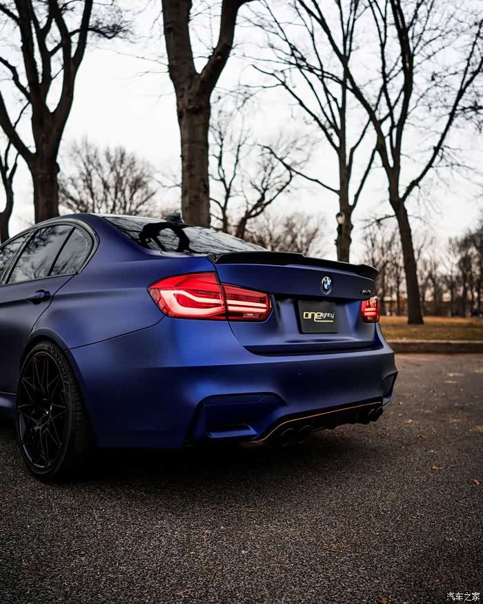 哑光蓝宝马m非常的漂亮
