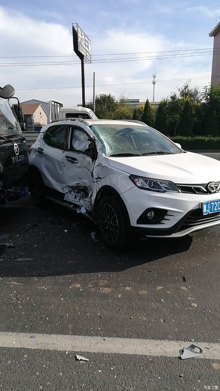 东南dx3,车够结实.