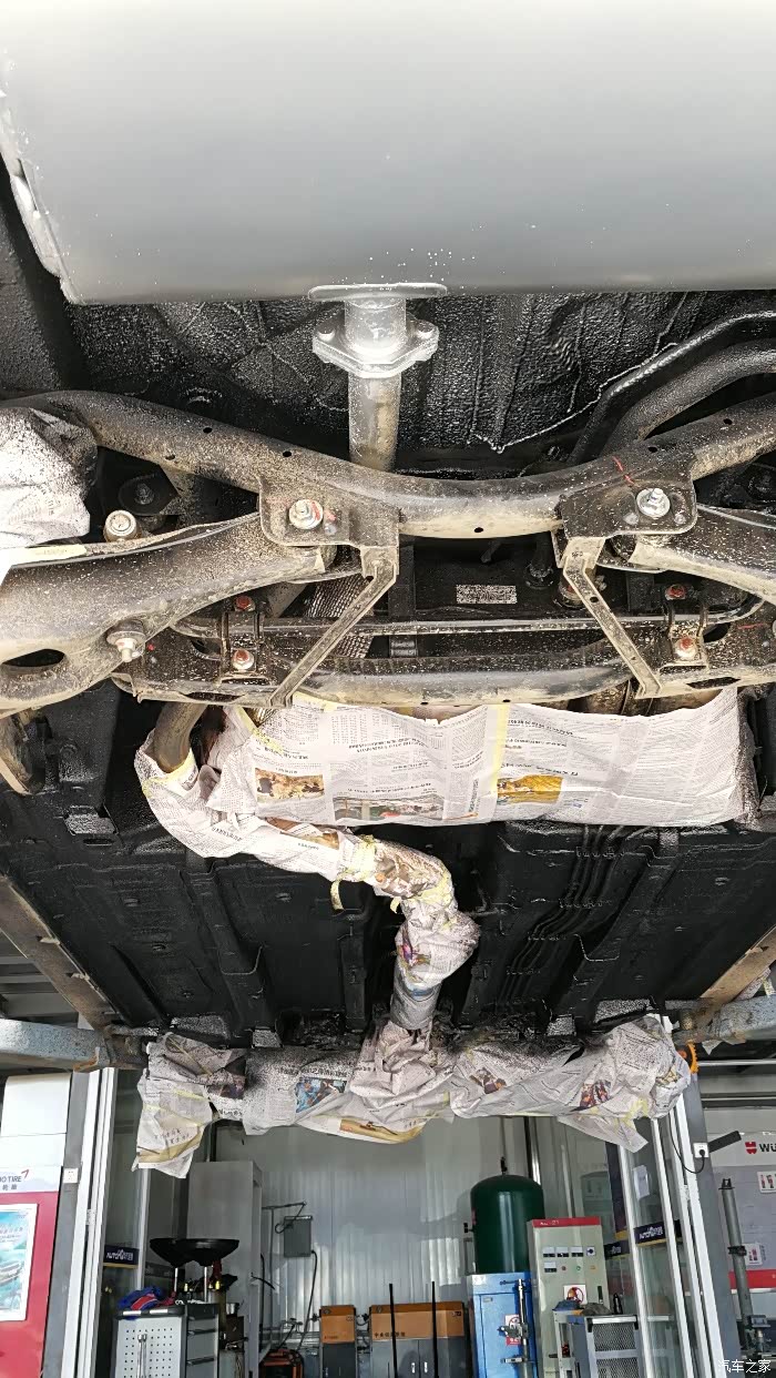 传祺gs42017款235t两驱自动豪华智联版底盘装甲作业