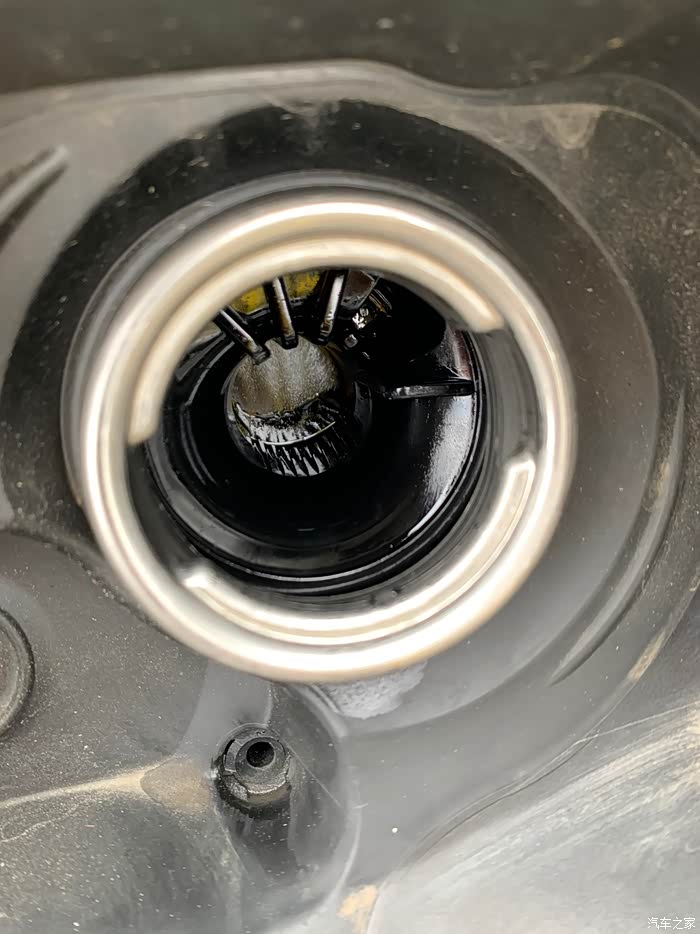 剂时候,瓶子口太粗,插不进去,都是慢慢渗进去的,这算是加到油箱里了么