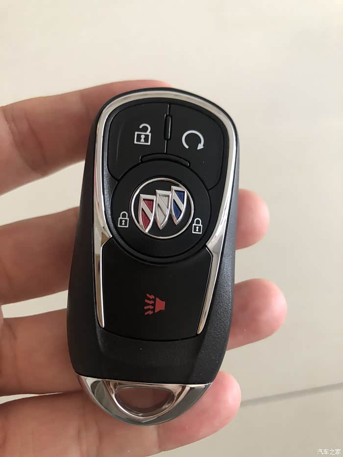 用买君越的钱提了辆阉割版昂科旗战旗感觉很值