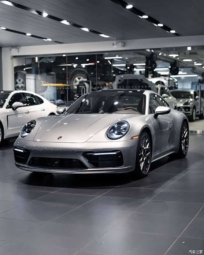 保时捷911 carrera 4s