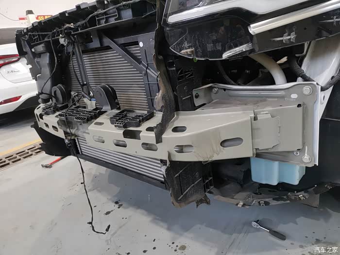 请教车友荣威rx5max防撞梁问题