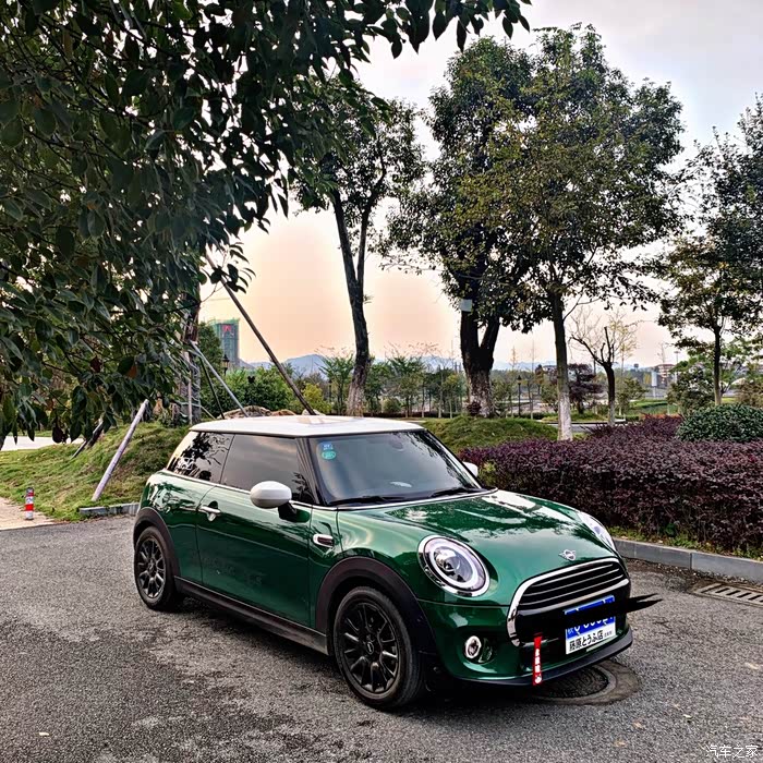 提车作业minicooper三门版英伦绿太好看啦