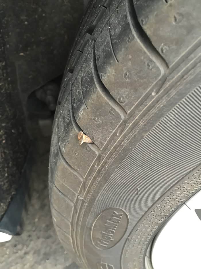 【图】轮胎被扎钉,求大神_福睿斯论坛_汽车之家论坛